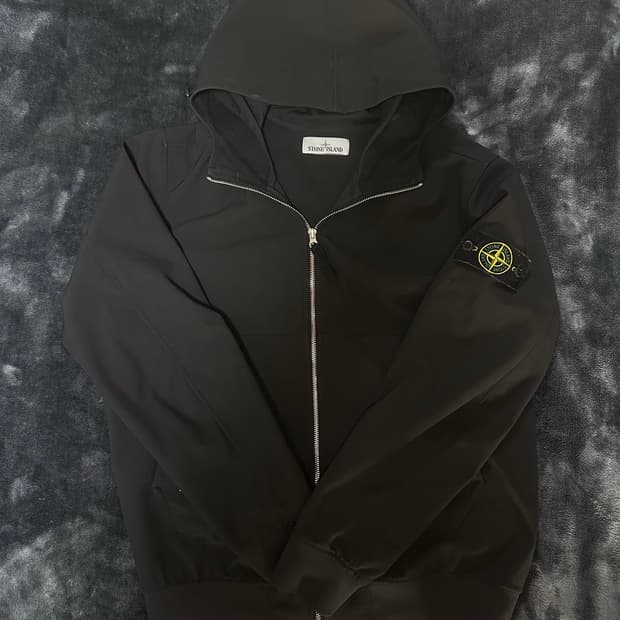 스톤아일랜드 소프트쉘 21ss L사이즈