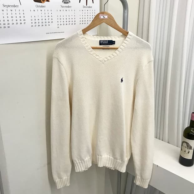 폴로 브이넥 니트