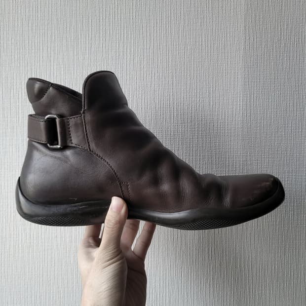 Back strap boots