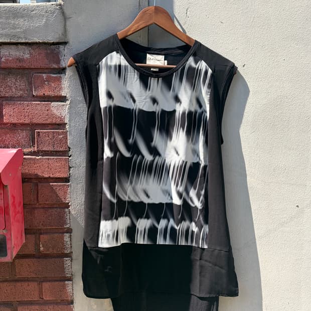 DKNY Pure 시어 슬리브리스 탑