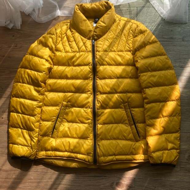 C.P.컴퍼니 덕다운 겨자 경량 패딩