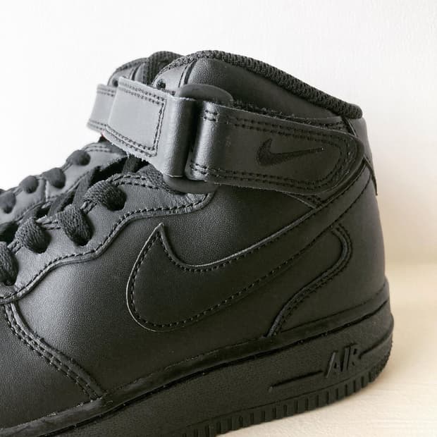 나이키 에어포스1 미드 트리플블랙