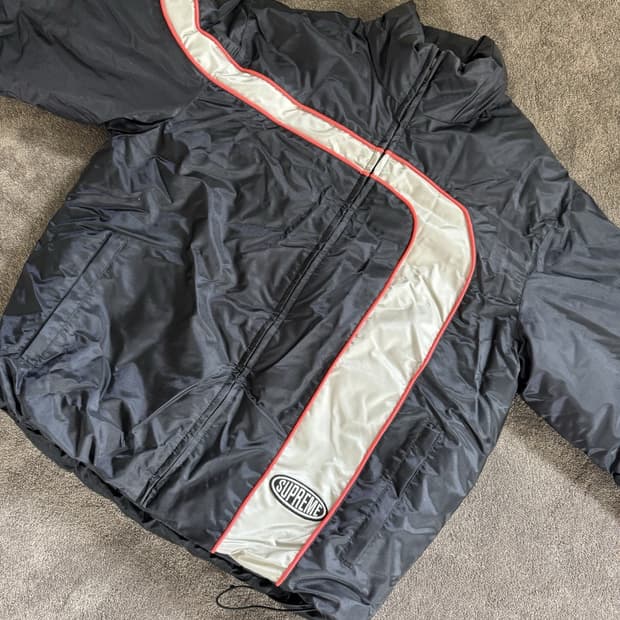 슈프림 스트라이프 퍼퍼 자켓 블랙