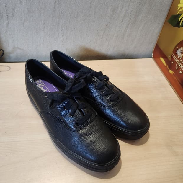  Keds 블랙 레더 스니커즈 39사이즈 (컨디션 A급)”