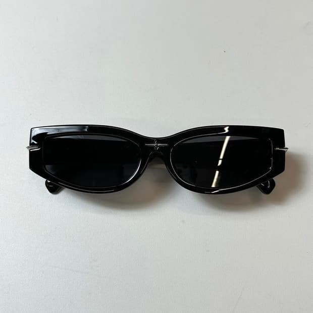 Selected 사이버펑크 디테일 선글라스 Q1434