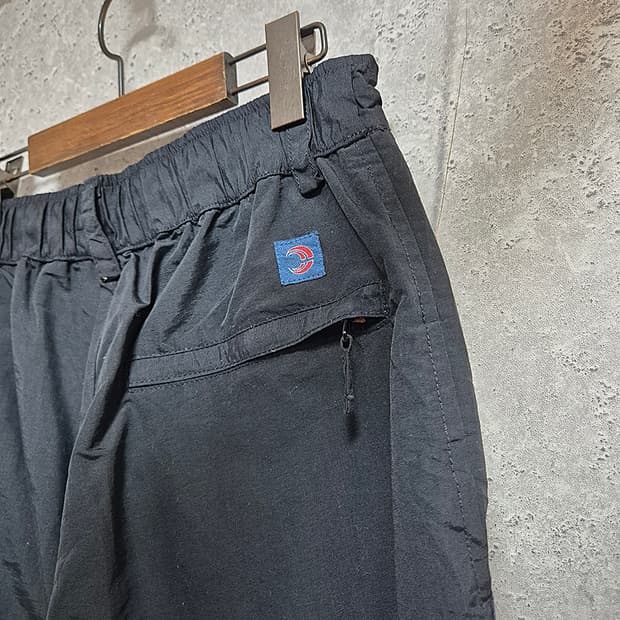 SOLID LIQUID 나일론 팬츠 (M)