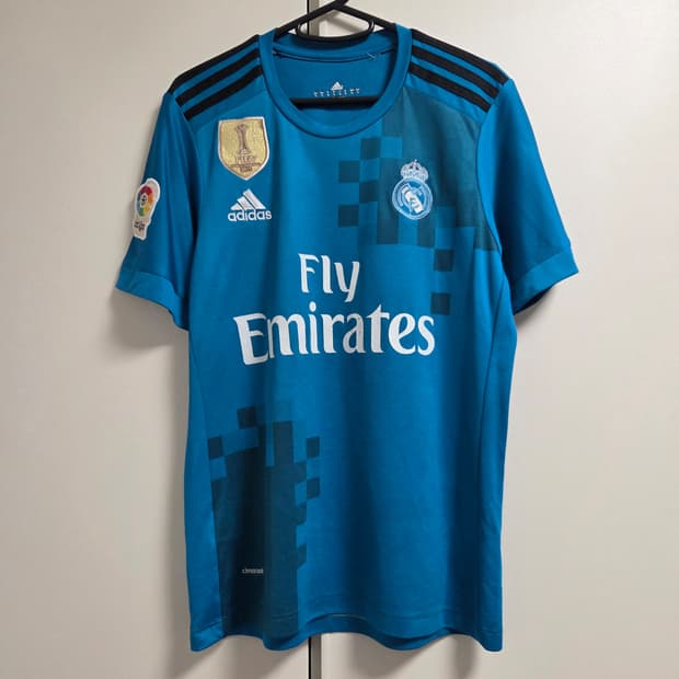 17-18 레알 마드리드 호날두 유니폼 S-M(90-95)