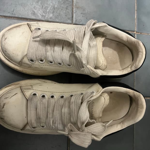 알렉산더 맥퀸 오버솔 스니커즈 화이트