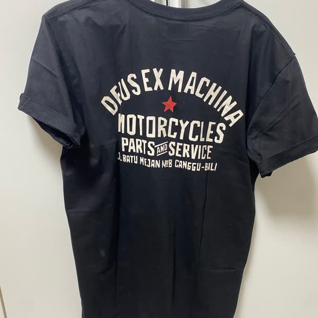 데우스 엑스 마키나 반팔 m 새상품