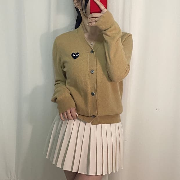 꼼데가르송 샌드베이지 블랙와펜 가디건
