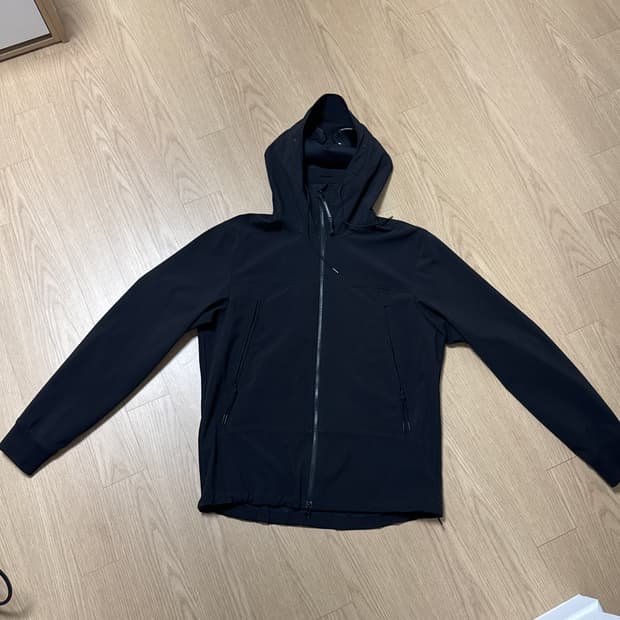 cp컴퍼니 바람막이 소프트쉘