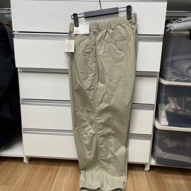 유니클로 와이드파라슈트팬츠 베이지(L)