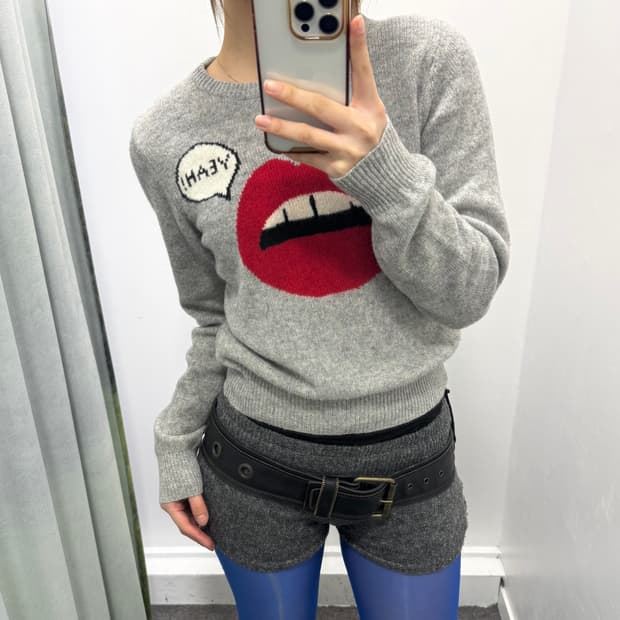 빔즈 하트 그레이 입술 울니트