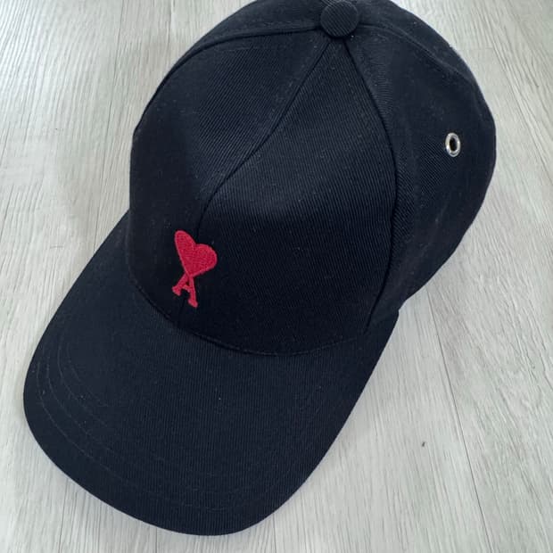 아미 AMI 볼캡 판매합니다