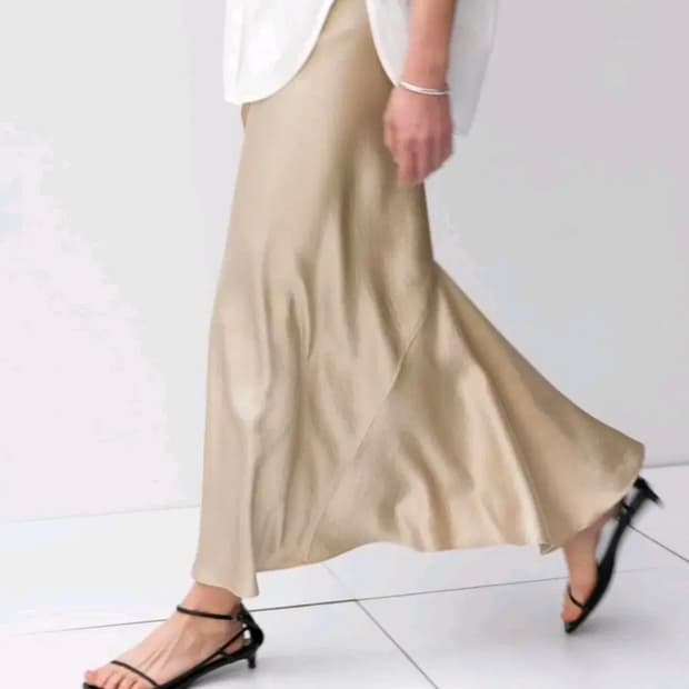 (M/새상품)ORR 오르 여성 새틴 릭 스커트 밴딩