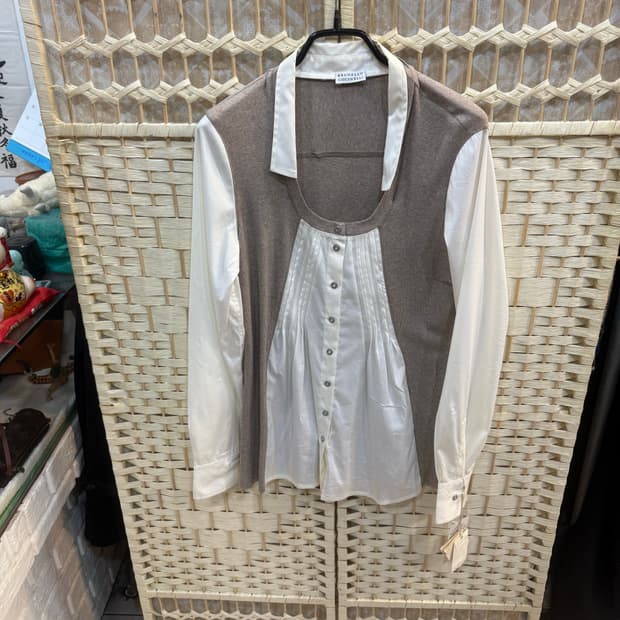 66 정품 부르넬로 쿠치넬리 블라우스 팝니다