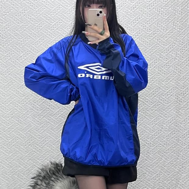 엄브로 올드스쿨 레트로 90's 빅로고 바람막이 웜업 100 C10540