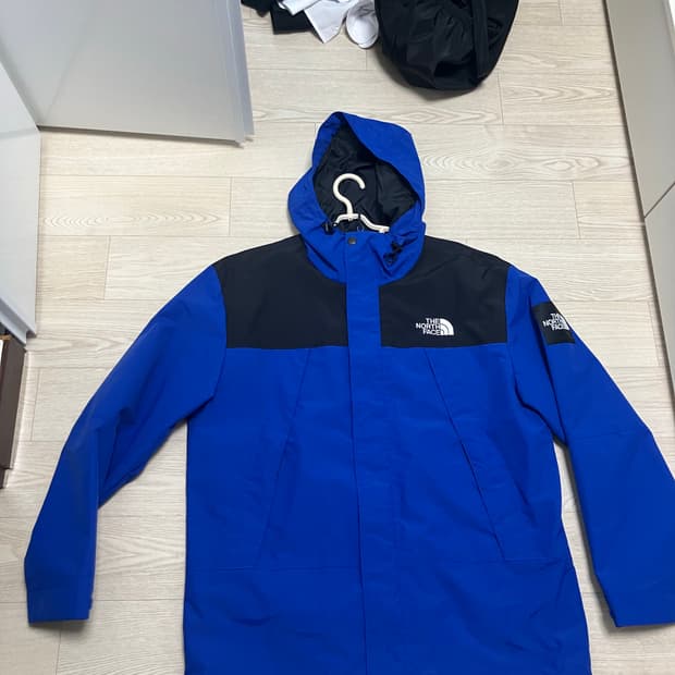 노스페이스 바람막이 L사이즈