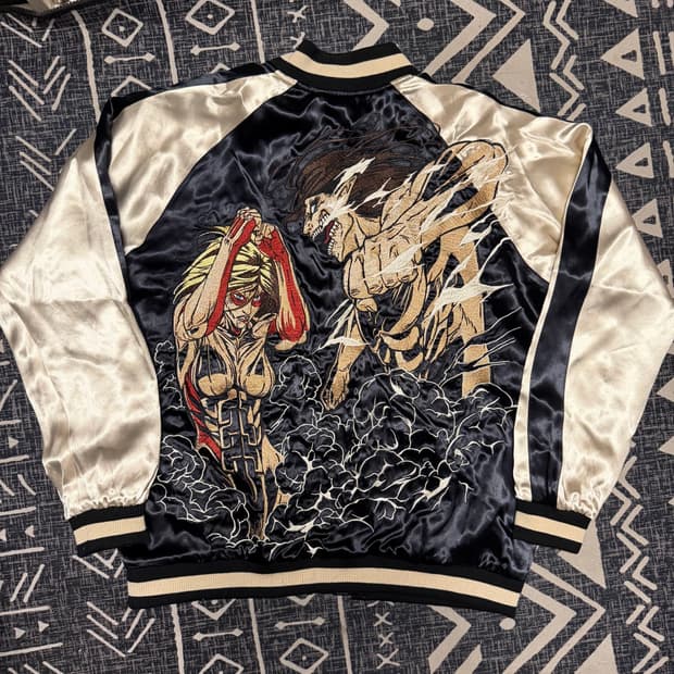 진격의거인 리버시블 스카쟌