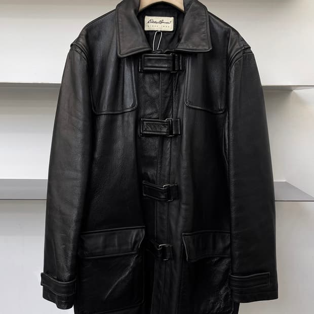 에디바우어 카우 레더 버클 코트