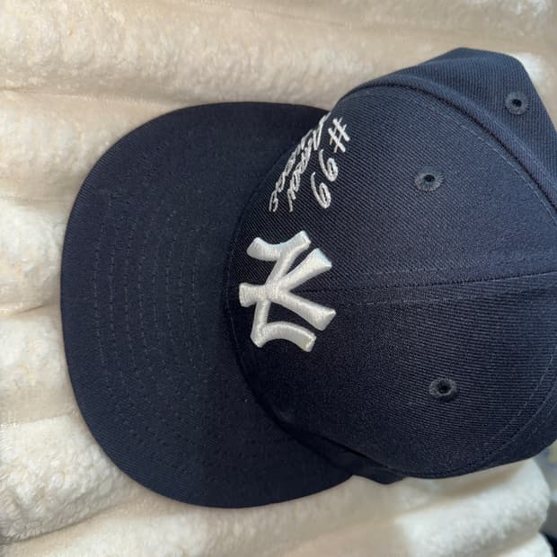 뉴에라 59fifty 7(3/8) 네이비 캡 판매합니다