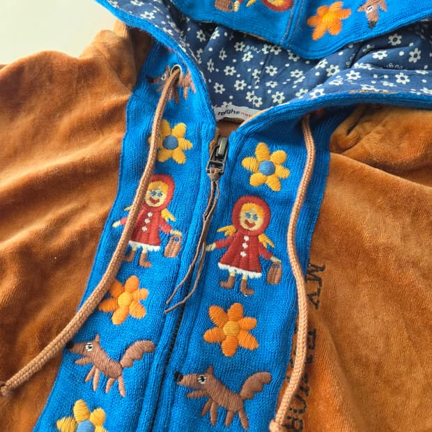 rough 빨간모자 패턴 후드집업