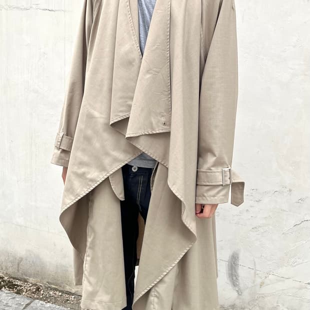 노아이디 블랙 드레이핑 트렌치 코트