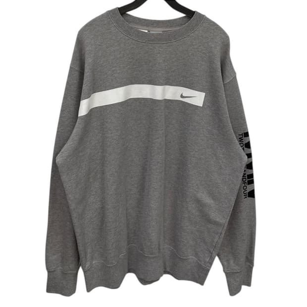 나이키 스우시 맨투맨