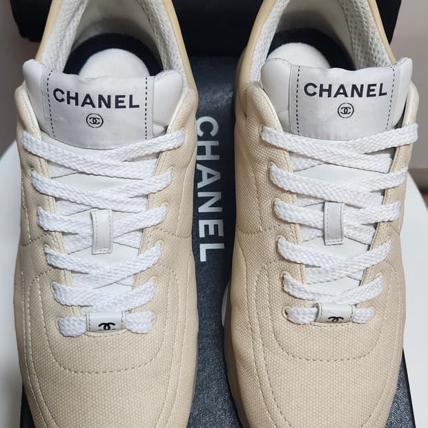 [정품 ] 샤넬 CC로고 스니커즈 운동화 클로스 베이지 가죽 39 한정판