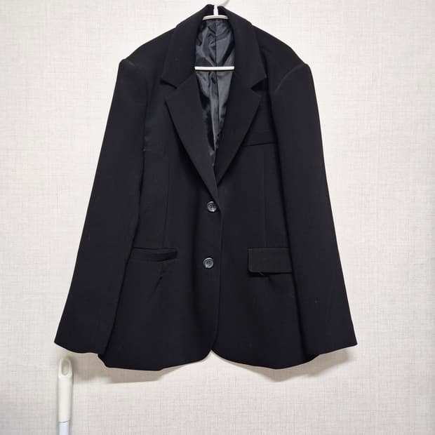 블랙 투버튼 자켓