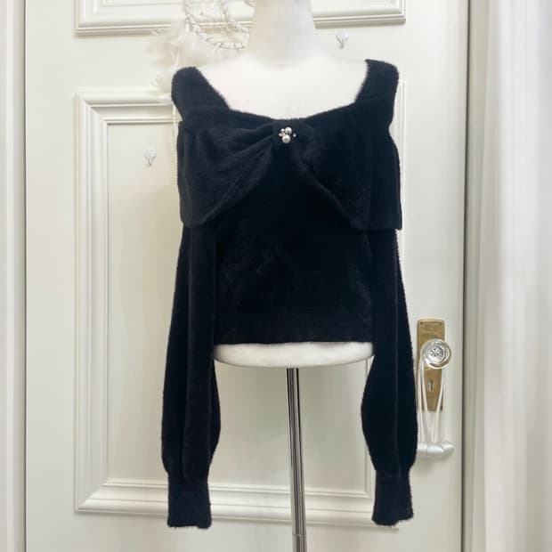 black bow off-shoulder warm fur sweater