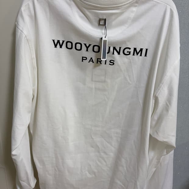 우영미 백로고 롱슬리브 화이트 48사이즈 새상품