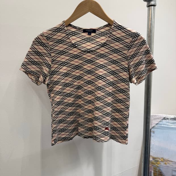 버버리 노바체크 반팔티