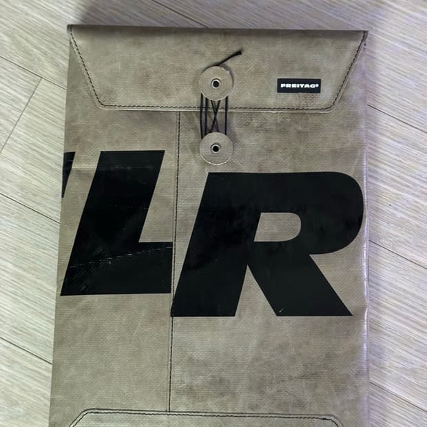 프라이탁 13인치 노트북 슬리브