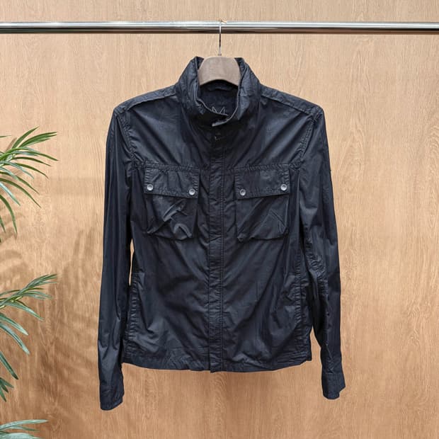 DKNY M라인 나일론 집업 자켓 하이넥 멀티포켓 디테일 블랙