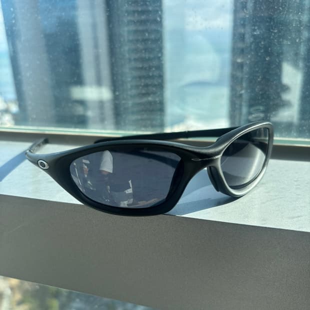 오클리 트웬티 선글라스 블랙