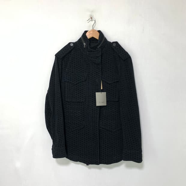 TIME 타임 지퍼 하이넥 견장 블랙 패턴 코트 자켓