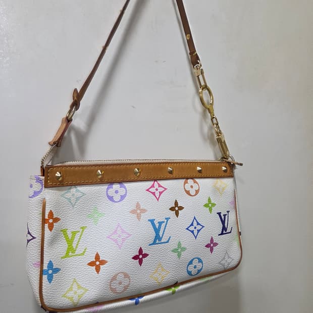 루이비통 멀티 포쉐트 