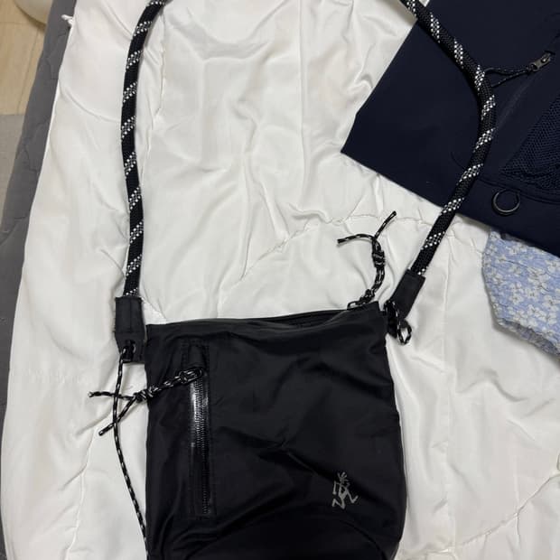 그라미치 미니 크로스백 사코슈