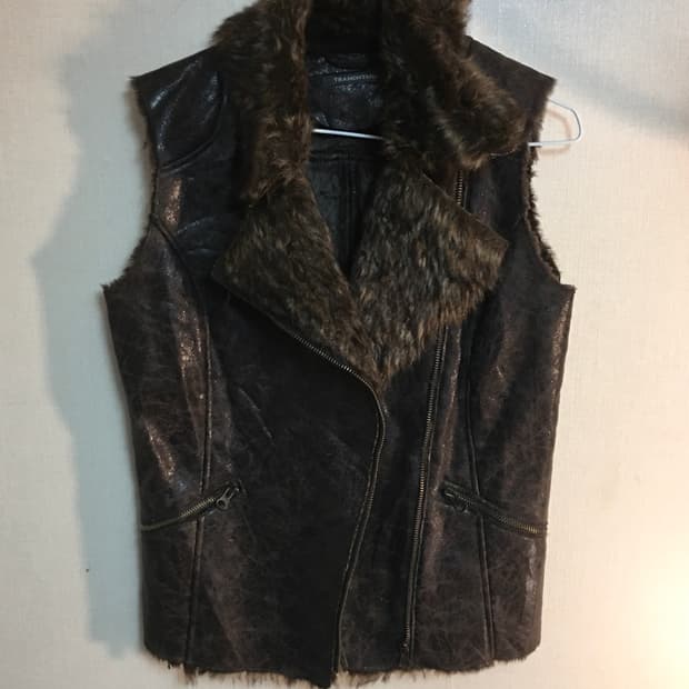 퍼 트리밍 베스트 ayadz프리즈프레임레이어룸와이즈걸파우닝빈티지입질연