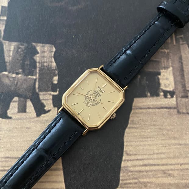 세이코 Seiko 쿼츠 스퀘어 1768 골드 레이디스