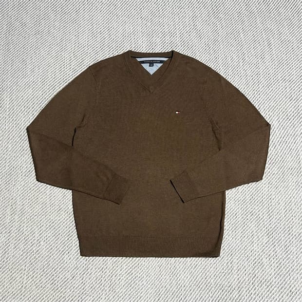 [L] Tommy 타미힐피거 브라운 브이넥 니트