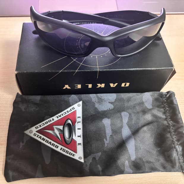 오클리 스트레이트 자켓 2.0