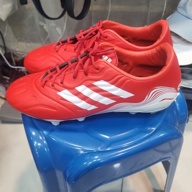 아디다스 빨간색 축구화 42사이즈