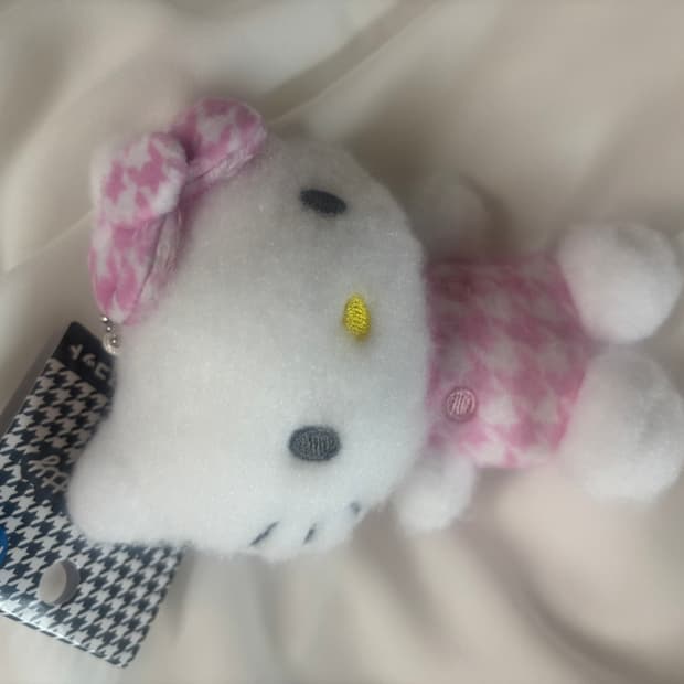 산리오 헬로키티 하운드 깅엄 체크 블랙 핑크 마스코트 키링