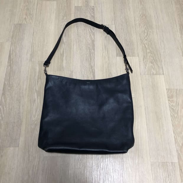 (ONE SIZE) 띠어리 리얼 레더 어반 버킷백 네이비 띠어리 가방 백