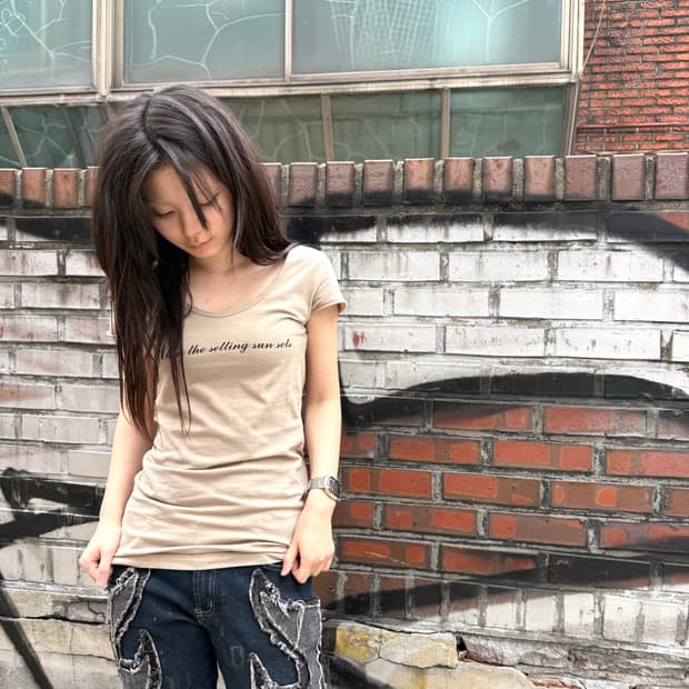 GOA 슬림 실루엣 코튼 티셔츠