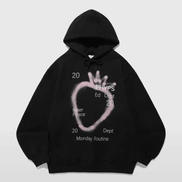 피지컬 디파트먼트 SPRAY BIG STRAWBERRY HOODIE
