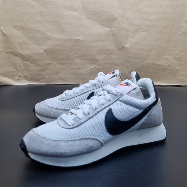 나이키 테일윈드79 여성운동화235 