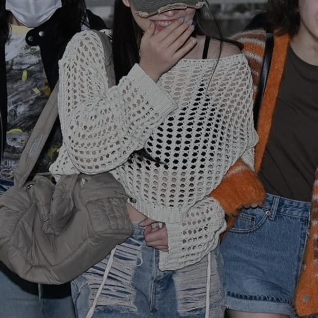 LEEY 셔링 숄더 패디드백 베이지 (레드벨벳 예리 착용)